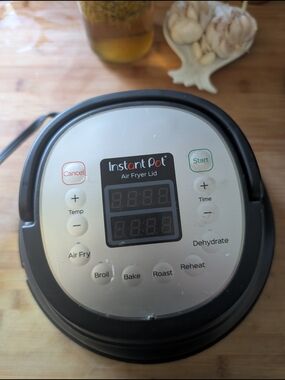 Instant Pot Air Fryer Lid - Black and Silver
